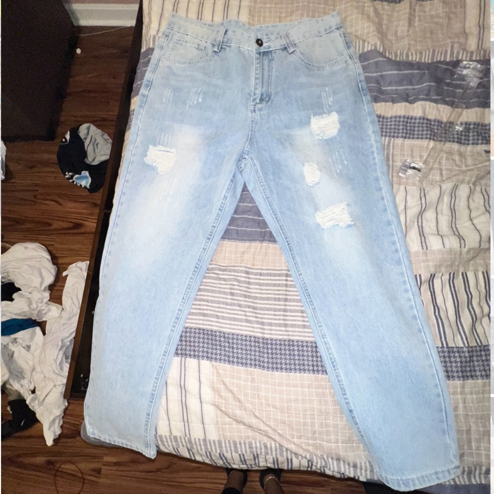 Very nice jeans from SHEIN!
jeans #menjeans #straightjeans #menbottom #bluejeans